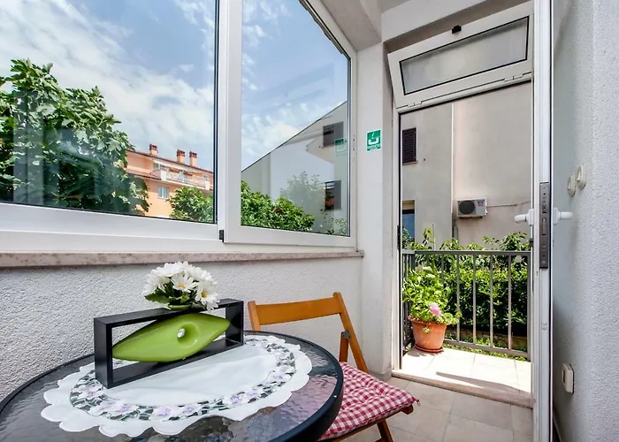 Happy Apartment *