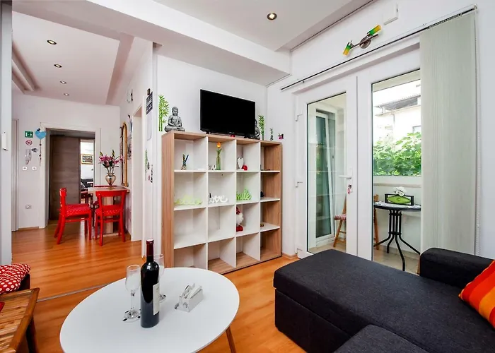 Apartment Happy